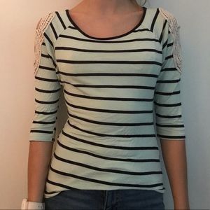 Blue 3/4 sleeve shirt